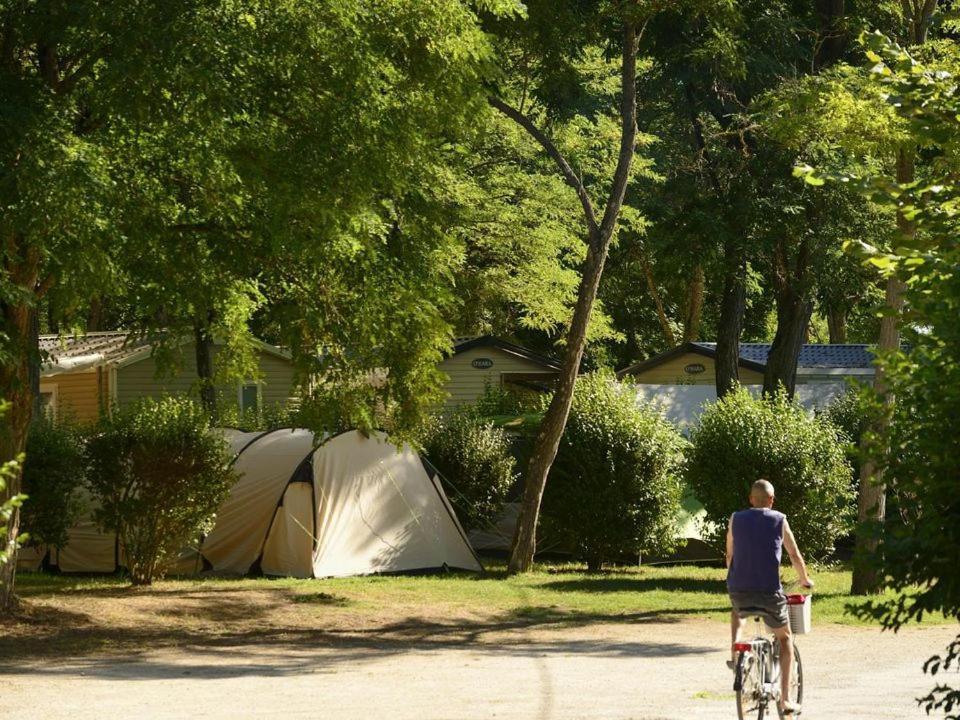 Camping Les Portes De Sancerre Saint-Satur Екстер'єр фото