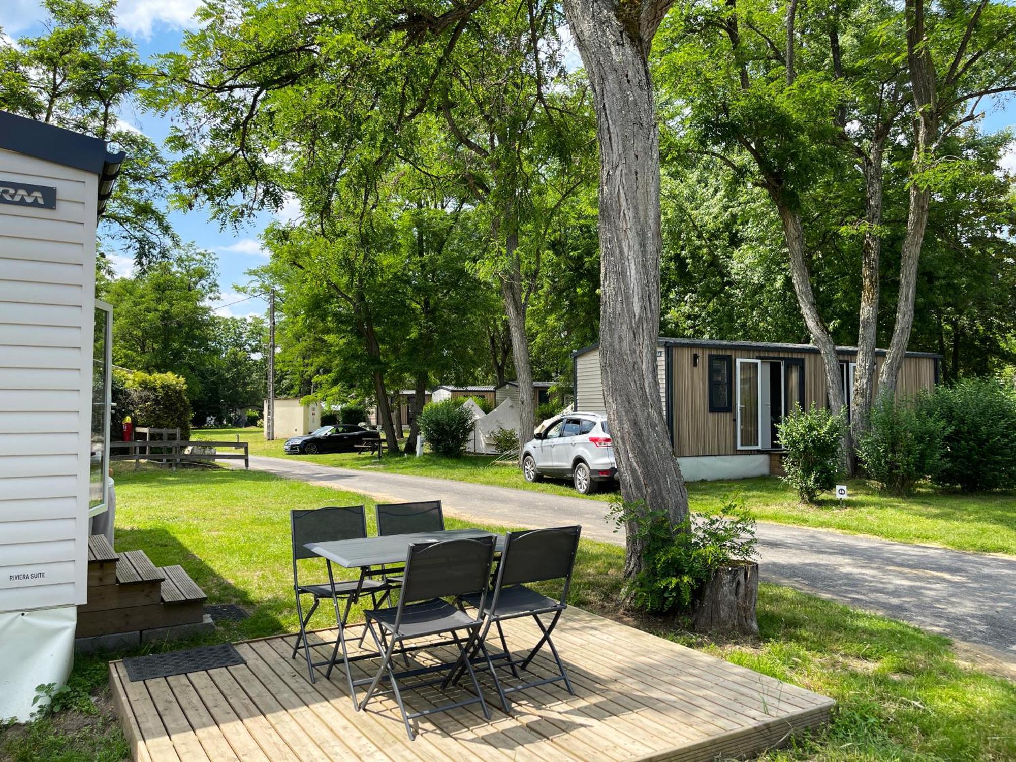 Camping Les Portes De Sancerre Saint-Satur Екстер'єр фото